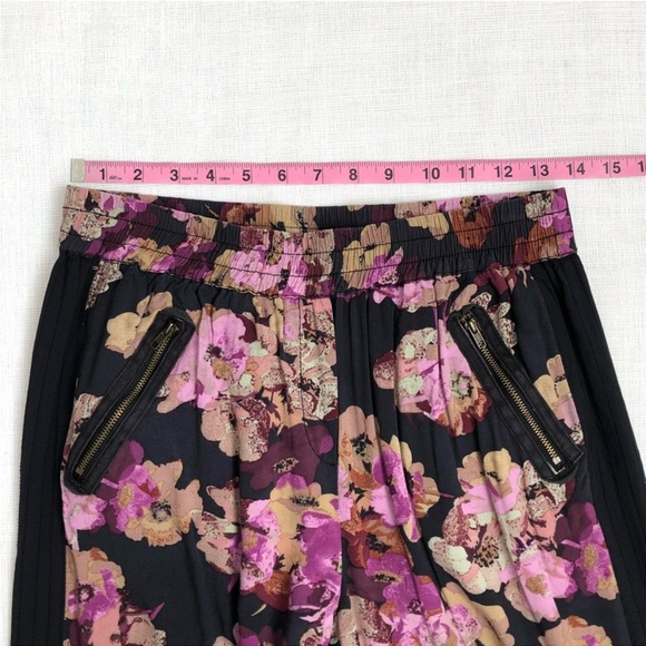 Anthropologie Lilka Huntington Beach Purple/Black Floral Pants - Picture 10 of 10
